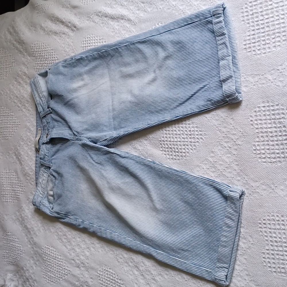 Levi's  Ankle Pin Stripe Jeans Size 8
